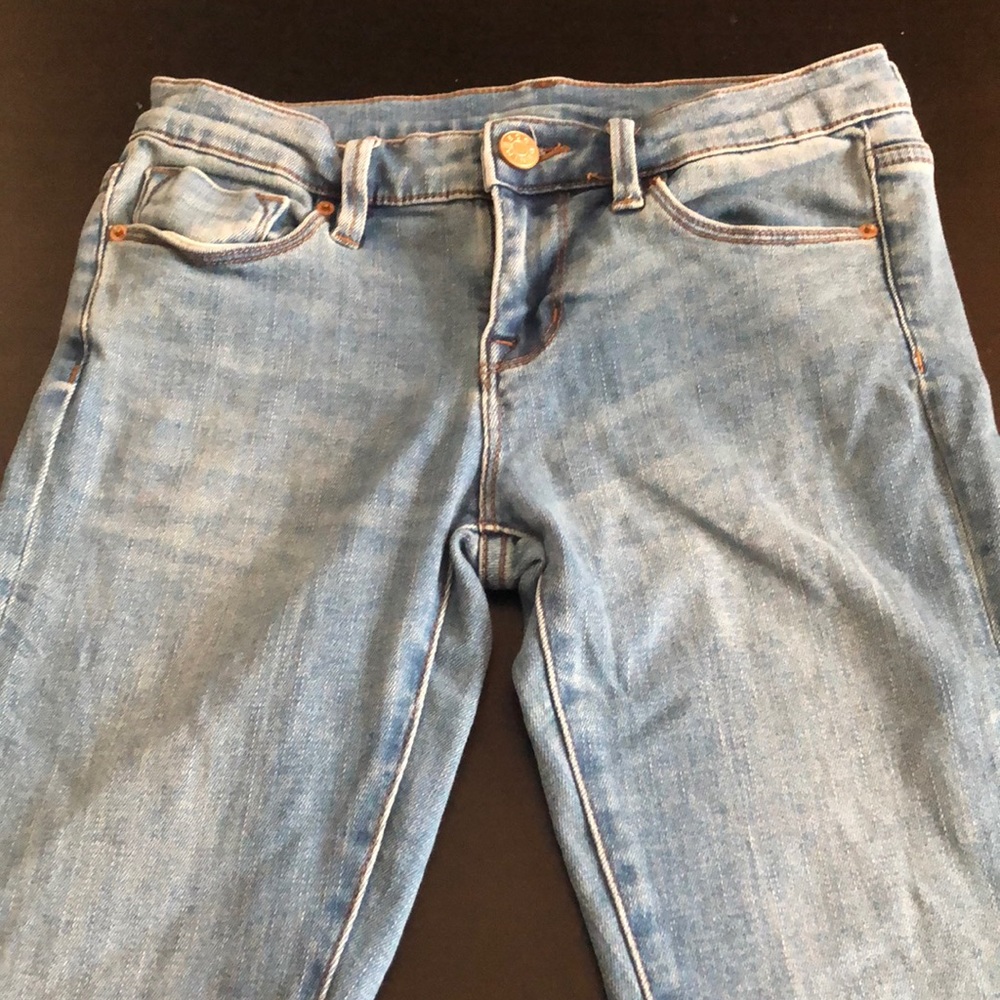 BDG blue jeans. Size 26 w TWIG MID RISE